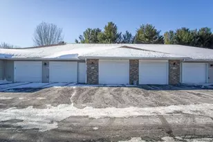 3330 S Robin Meadows Ln, Eau Claire, WI 54701 - Photo 7