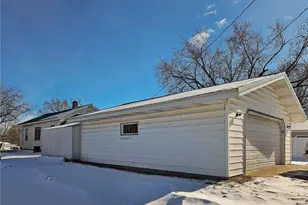 316 Pine St, Black River Falls, WI 54615 - Photo 5