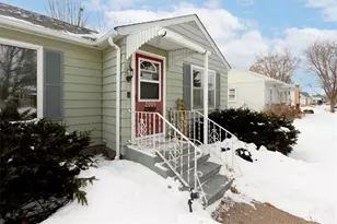 2009 Valmont Ave, Eau Claire, WI 54701 - Photo 3