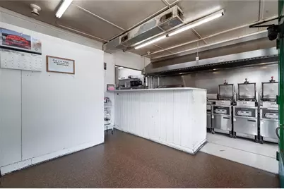 10 Jefferson Avenue, Chippewa Falls, WI 54729 - Photo 5