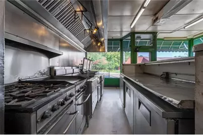 10 Jefferson Avenue, Chippewa Falls, WI 54729 - Photo 7