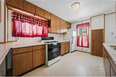 23 S Culver Street, Chippewa Falls, WI 54729 - Photo 7