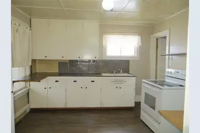 301 S Washington Street, Thorp, WI 54771 - Photo 7