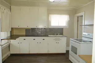 301 S Washington St, Thorp, WI 54771 - Photo 7