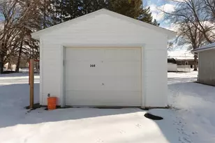 208 14th St, Menomonie, WI 54751 - Photo 3