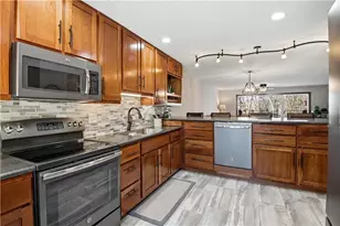 1012 Village Square Ln, Altoona, WI 54720 - Photo 5