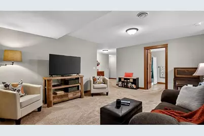 5643 Green Park Drive, Eau Claire, WI 54703 - Photo 13