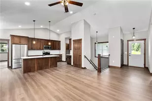 1138 Craven Ct, Eau Claire, WI 54703 - Photo 3