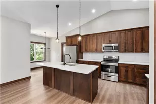 1138 Craven Ct, Eau Claire, WI 54703 - Photo 9