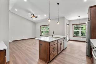 1138 Craven Ct, Eau Claire, WI 54703 - Photo 11