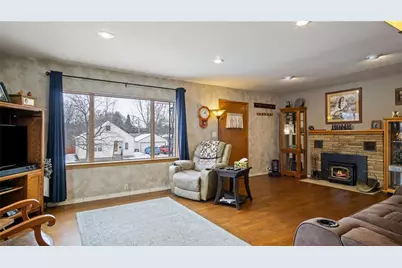 1505 Woodland Avenue, Eau Claire, WI 54701 - Photo 11