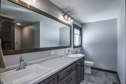 4947 Woodlands Drive, Eau Claire, WI 54703 - Photo 17