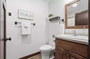 6362 Wilder Ln, Eau Claire, WI 54703 - Photo 15