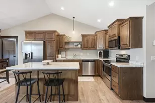 6362 Wilder Ln, Eau Claire, WI 54703 - Photo 5