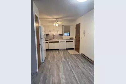 304 Parkview Court #2, Altoona, WI 54720 - Photo 3