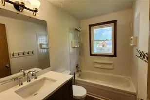 2212 Bartlett Ave, Altoona, WI 54720 - Photo 11