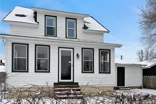 33 W Walnut St, Chippewa Falls, WI 54729 - Photo 3