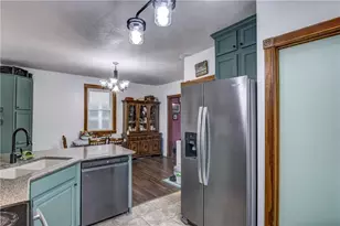 903 Summer St, Eau Claire, WI 54701 - Photo 9