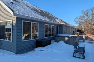 4522 S Oakwood Hills Pkwy, Eau Claire, WI 54701 - Photo 5