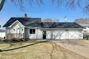 928 Loring St, Altoona, WI 54720 - Photo 1