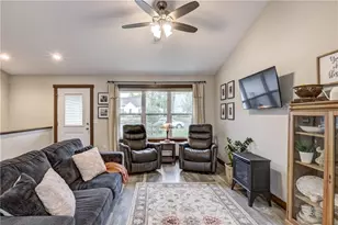 733 Gilbert St, Eau Claire, WI 54703 - Photo 9