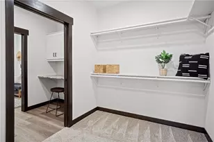 3357 Iris Dr, Eau Claire, WI 54703 - Photo 9