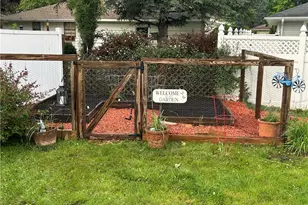 2819 Clark Pl, Eau Claire, WI 54701 - Photo 33