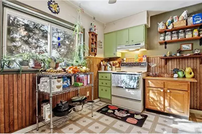 215 10th Avenue, Eau Claire, WI 54703 - Photo 7