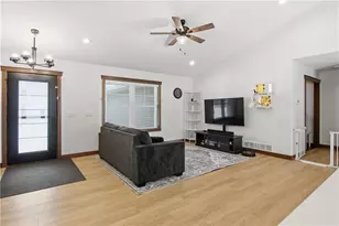 4919 Woodlands Dr, Eau Claire, WI 54703 - Photo 9