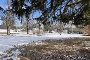 420 E Elm Ave, Menomonie, WI 54751 - Photo 3