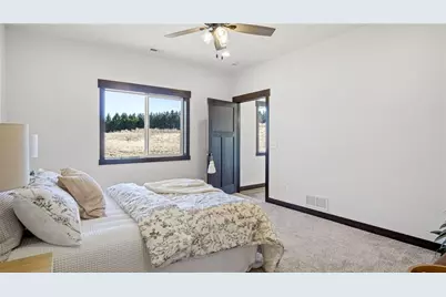 3375 Iris Drive, Eau Claire, WI 54703 - Photo 15