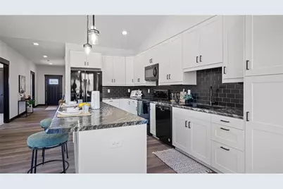 3375 Iris Drive, Eau Claire, WI 54703 - Photo 5