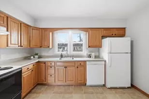 321 W Tyler Ave, Eau Claire, WI 54701 - Photo 7