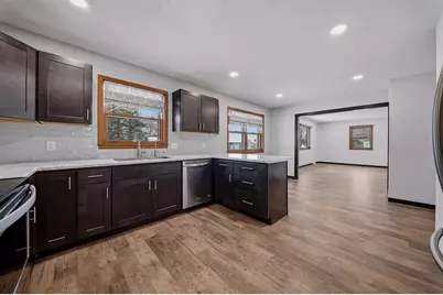 3019 Deerfield Drive, Eau Claire, WI 54703 - Photo 9