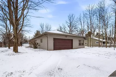 3019 Deerfield Drive, Eau Claire, WI 54703 - Photo 3