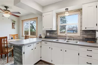 921 W Spruce Street, Chippewa Falls, WI 54729 - Photo 9