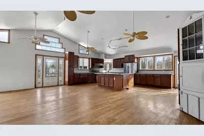 644 E Main Street, Fairchild, WI 54741 - Photo 3