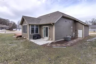 4604 Village Terrace Ct, Eau Claire, WI 54702 - Photo 19