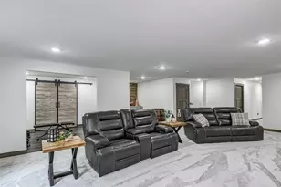 4604 Village Terrace Ct, Eau Claire, WI 54702 - Photo 13