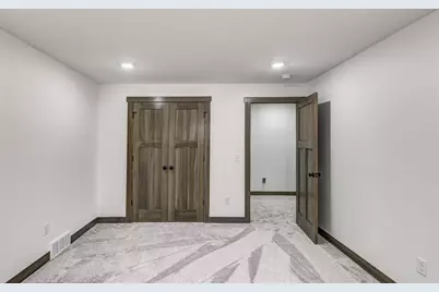 4604 Village Terrace Court, Eau Claire, WI 54702 - Photo 11