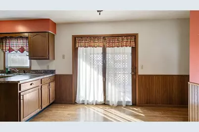 2858 Milton Road, Eau Claire, WI 54701 - Photo 9