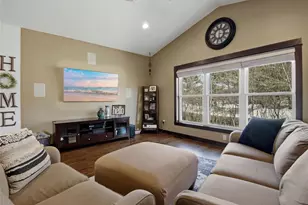 3029 Hidden Meadow Ct, Eau Claire, WI 54701 - Photo 9