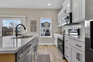 2302 1st St, Eau Claire, WI 54703 - Photo 9