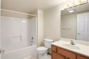 926 Tainter St, Menomonie, WI 54751 - Photo 17