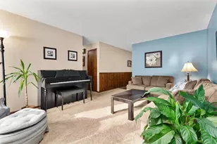 804 Roberts St, Altoona, WI 54720 - Photo 5