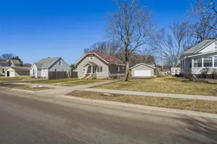 712 W Elm St, Chippewa Falls, WI 54729 - Photo 3