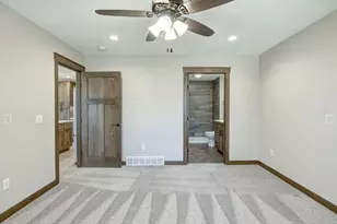 703 Sequoia Dr, Altoona, WI 54720 - Photo 11