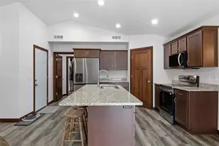 151 Fairview Ct, Menomonie, WI 54751 - Photo 3