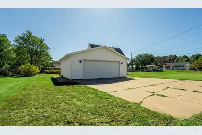 3241 Starr Avenue, Eau Claire, WI 54703 - Photo 9