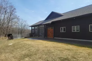 3482 Creek Ridge Dr, Eau Claire, WI 54703 - Photo 9